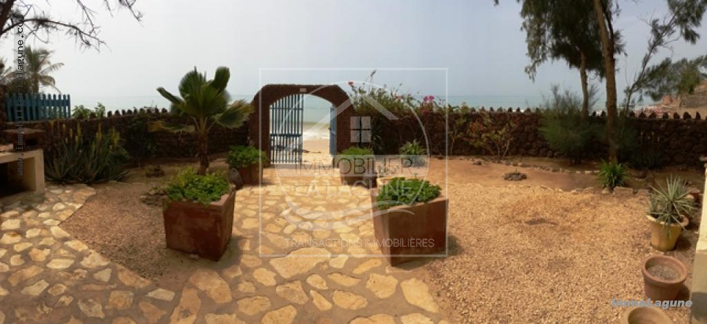 Agence Immobilière Saly Sénégal - V2433 - Villa à YENNE - V2433 villa-bord-de-mer-a-vendre-senegal