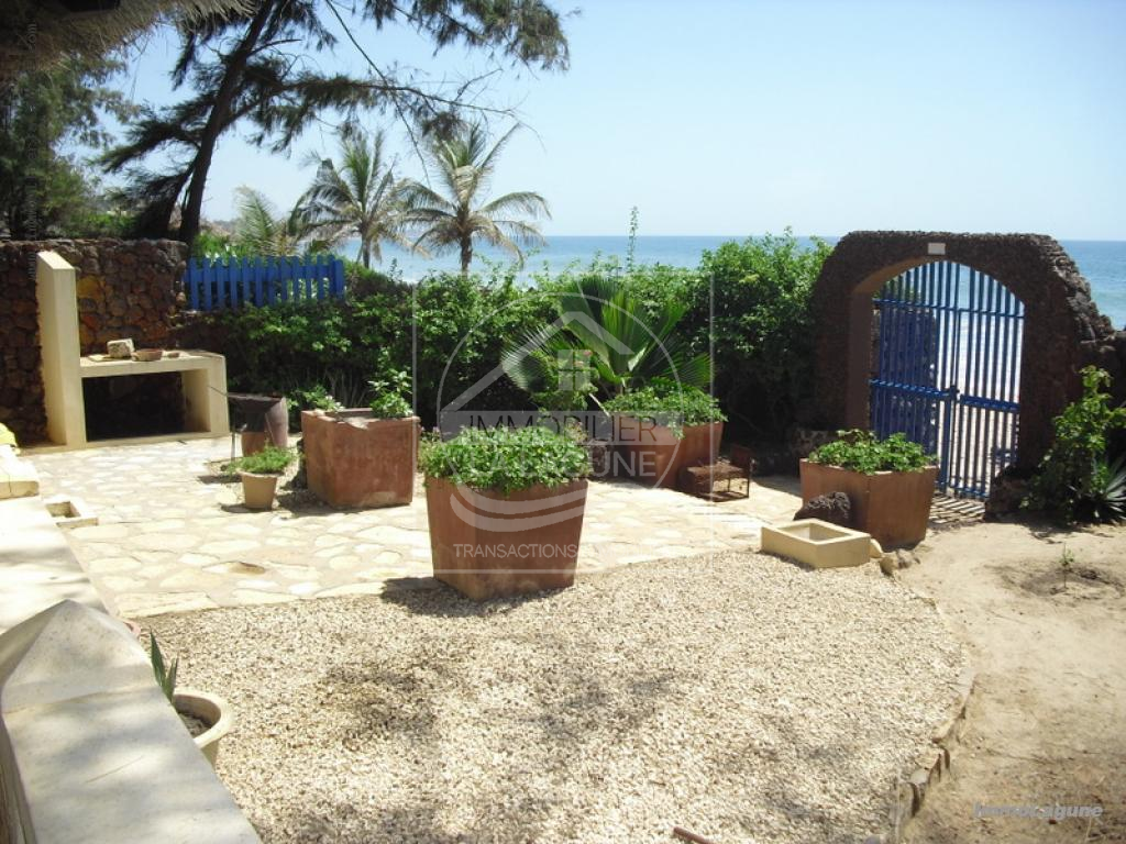 Agence Immobilière Saly Sénégal - V2433 - Villa à YENNE - V2433 villa-bord-de-mer-a-vendre-senegal