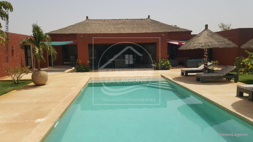 Agence Immobilière Saly Sénégal - V2475 - Villa à NGUERIGNE - V2475-villa-a-vendre-avec-piscine-a-nguerigne-serere-senegal
