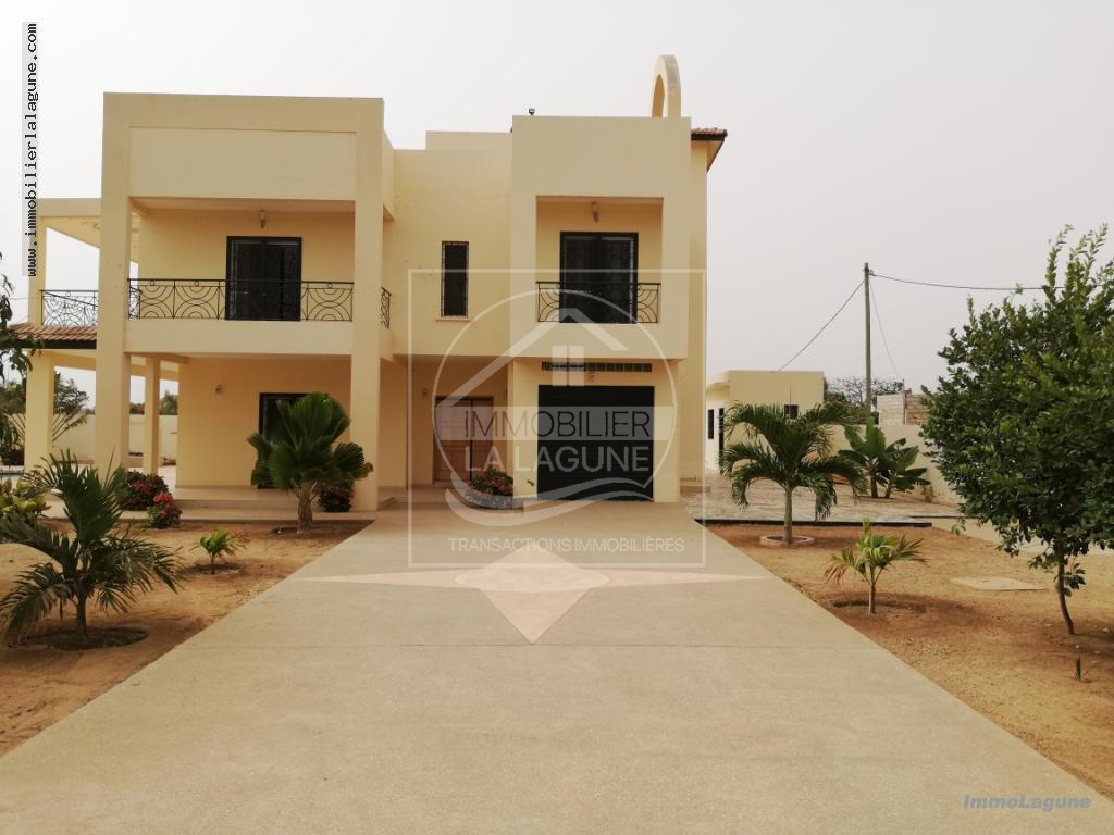 Agence Immobilière Saly Sénégal - V2196 - Villa à SOMONE - v2196 grande avec piscine maison à acheter à somone senegal
