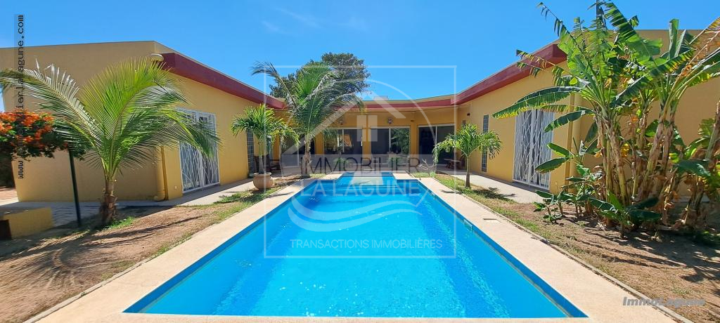 Agence Immobilière Saly Sénégal - V2993 - Villa à NGAPAROU - V2993-villa-a-vendre-a-ngaparou-senegal-avec-piscine