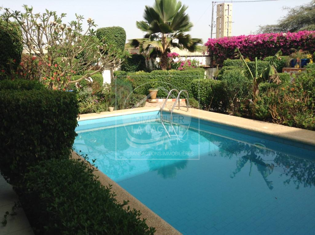 Agence Immobilière Saly Sénégal - V1967 - Villa à SALY - v1967 grande maison avec piscine en vente à saly senegal