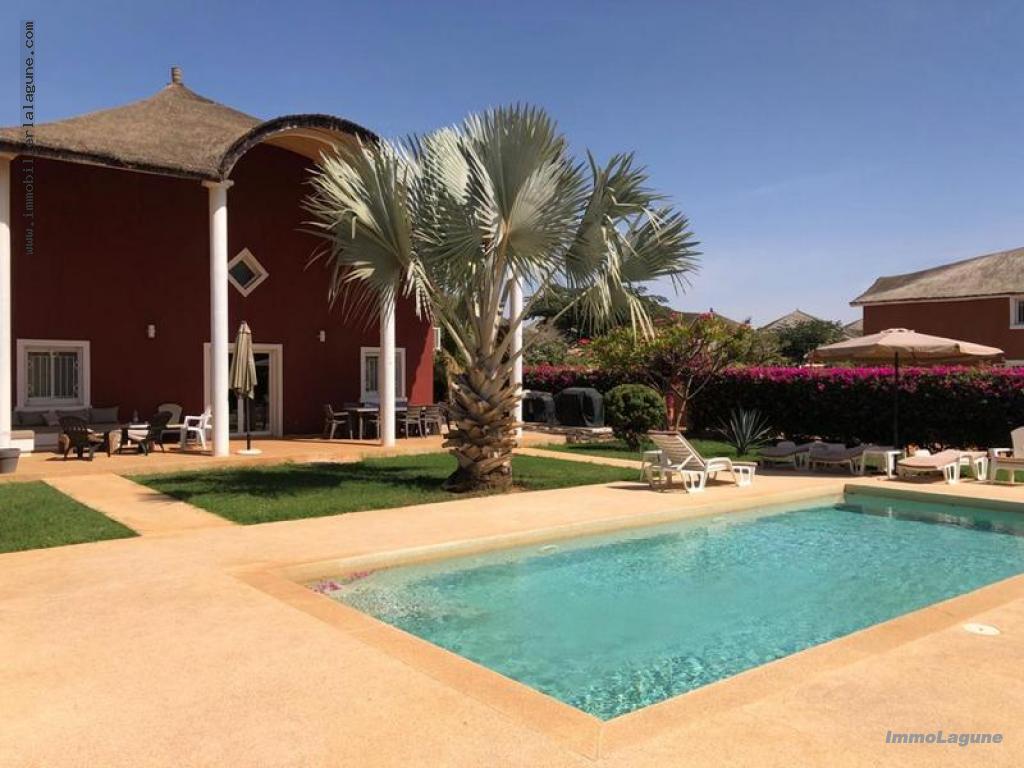 Maison à Louer à Saly Avec Piscine Pas Cher