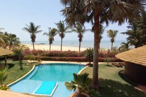 Agence Immobilière Saly Sénégal - V2774 - Villa - NGAPAROU - V2774-villa-a-vendre-a-ngaparou-senegal-bord-de-mer-avec-piscine