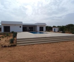 Agence Immobilière immoLagune Saly Sénégal - V2264 - Villa - NGUERIGNE - V2264 villa avec piscine en vente à nguerigne senegal