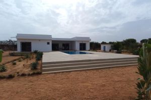 Agence Immobilière Saly Sénégal - V2264 - Villa - NGUERIGNE - V2264 villa avec piscine en vente à nguerigne senegal