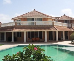 Agence Immobilière Saly Sénégal - V1932 - Villa - NGAPAROU - v1932 belle villa avec piscine à acheter à ngaparou senegal
