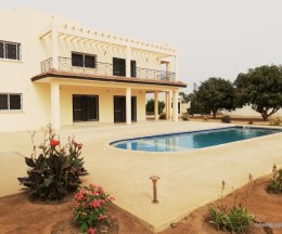 Agence Immobilière Saly Sénégal - V2196 - Villa - SOMONE - v2196 grande maison avec piscine à acheter à somone senegal