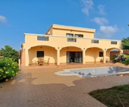 Agence Immobilière Saly Sénégal - V2971 - Villa - NGAPAROU - V2971-villa-a-vendre-a-ngaparou-avec-pisicne-snengal