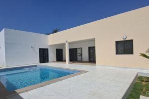 Agence Immobilière Saly Sénégal - V3166 - Villa - NGUERIGNE - V3166-villa-a-vendre-a-ngurigne-senegal-avec-piscine