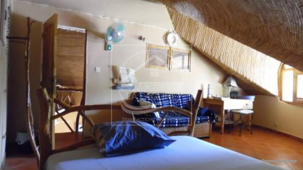 Agence Immobilière Saly Sénégal - V2175 - Villa à NDANGANE - V2175-Villa-piscine-a-vendre-a-Ndangane-senegal