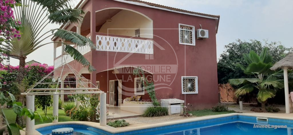 Agence Immobilière Saly Sénégal - V2620 - Villa à NGAPAROU - V2620-villa-a-vendre-avec-piscine-a-ngaparou-senegal