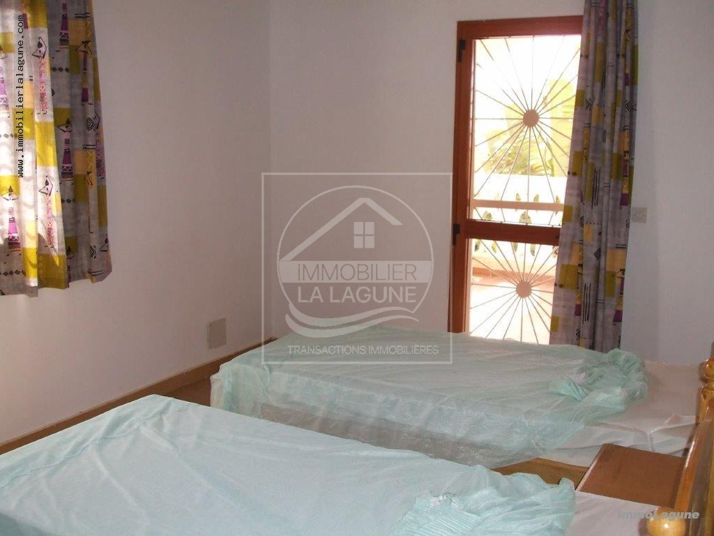 Agence Immobilière Saly Sénégal - V2620 - Villa à NGAPAROU - V2620-villa-a-vendre-avec-piscine-a-ngaparou-senegal