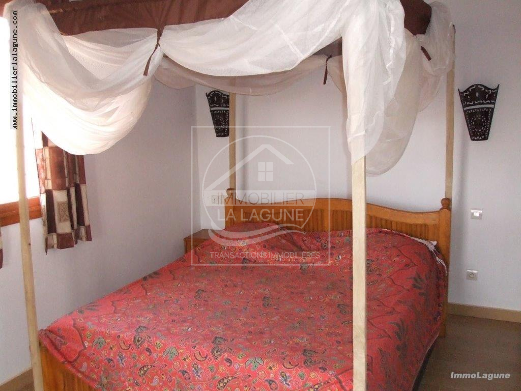 Agence Immobilière Saly Sénégal - V2620 - Villa à NGAPAROU - V2620-villa-a-vendre-avec-piscine-a-ngaparou-senegal