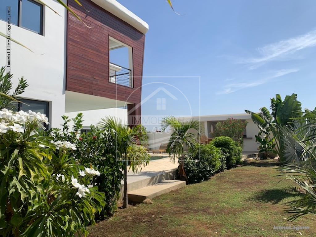 Agence Immobilière Saly Sénégal - V2706 - Villa à NGAPAROU - V2706 villa neuve à vendre ngaparou senegal