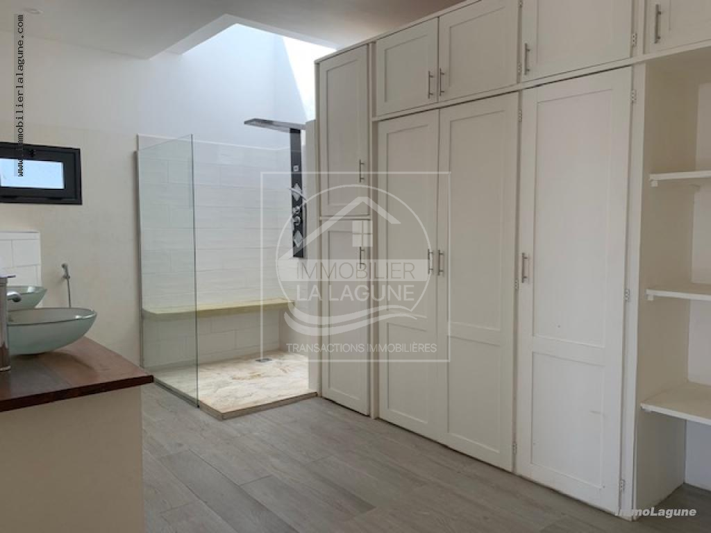 Agence Immobilière Saly Sénégal - V2706 - Villa à NGAPAROU - V2706 villa neuve à vendre ngaparou senegal
