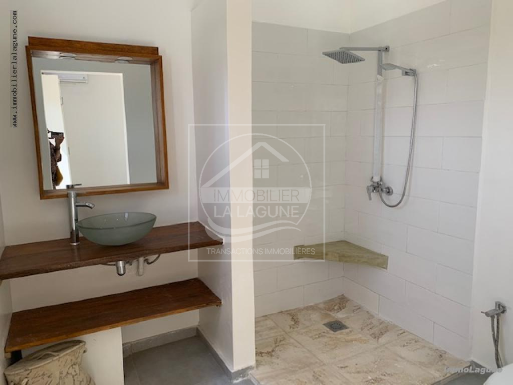 Agence Immobilière Saly Sénégal - V2706 - Villa à NGAPAROU - V2706 villa neuve à vendre ngaparou senegal