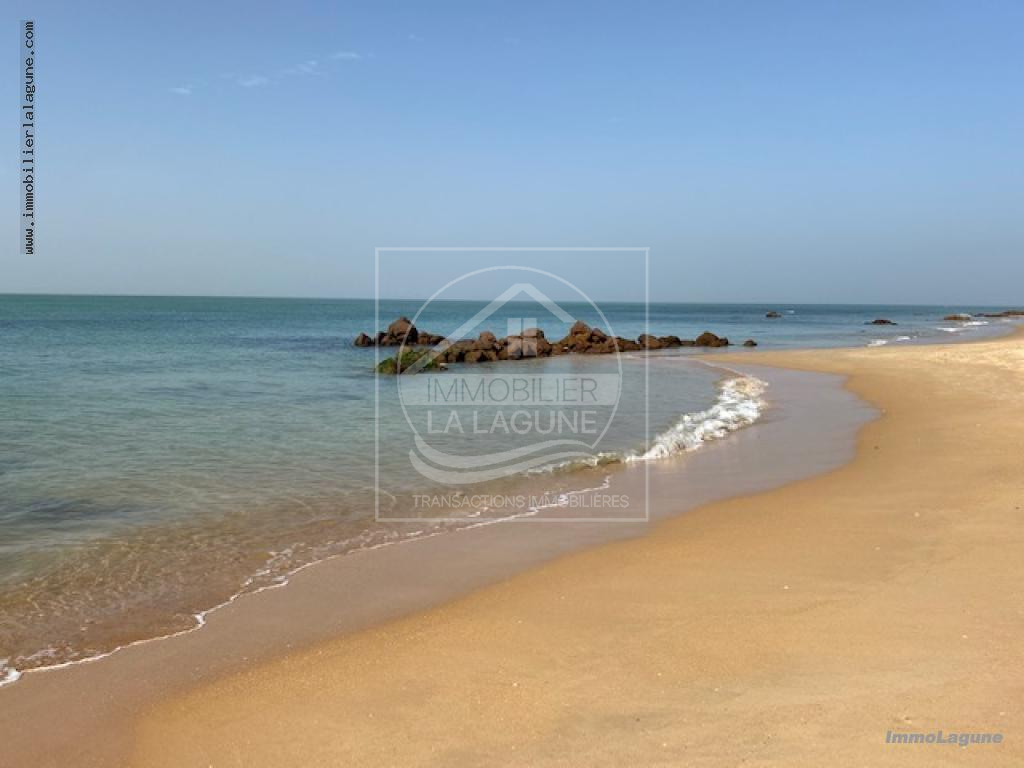 Agence Immobilière Saly Sénégal - V2865 - Villa à NGAPAROU - V2865 villa à vendre ngaparou senegal 2eme ligne mer