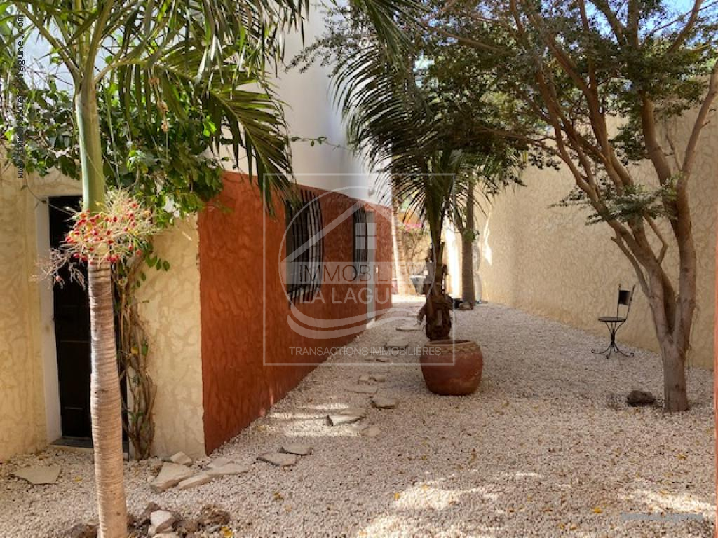 Agence Immobilière Saly Sénégal - V2865 - Villa à NGAPAROU - V2865 villa à vendre ngaparou senegal 2eme ligne mer