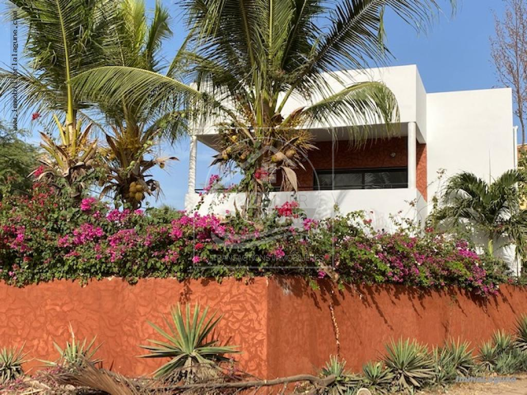 Agence Immobilière Saly Sénégal - V2865 - Villa à NGAPAROU - V2865 villa à vendre ngaparou senegal 2eme ligne mer