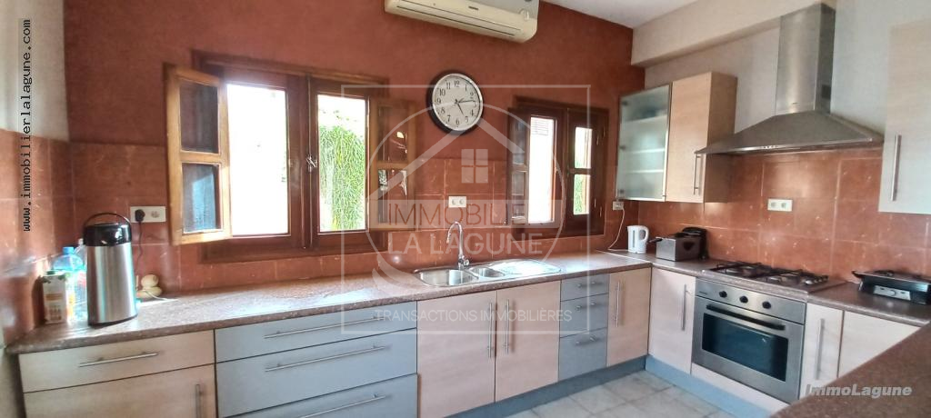 Agence Immobilière Saly Sénégal - C2910 - Commerce à MBOUR - 