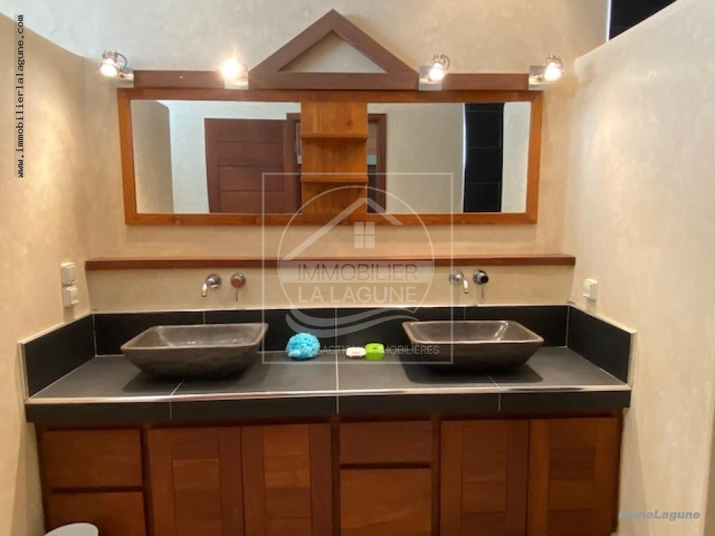 Agence Immobilière Saly Sénégal - V2941 - Villa à NGAPAROU - V2941 villa a vendre ngaparou senegal bord de mer