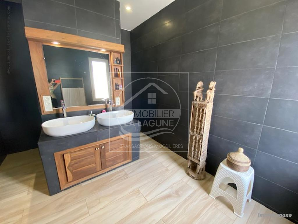 Agence Immobilière Saly Sénégal - V2972 - Villa à NGAPAROU - V2972 villa a vendre ngaparou senegal