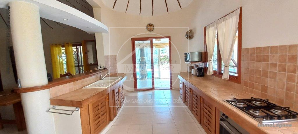 Agence Immobilière Saly Sénégal - V3078 - Villa à SOMONE - V3078-villa-a-vendre-avec-piscine-a-somone-senegal