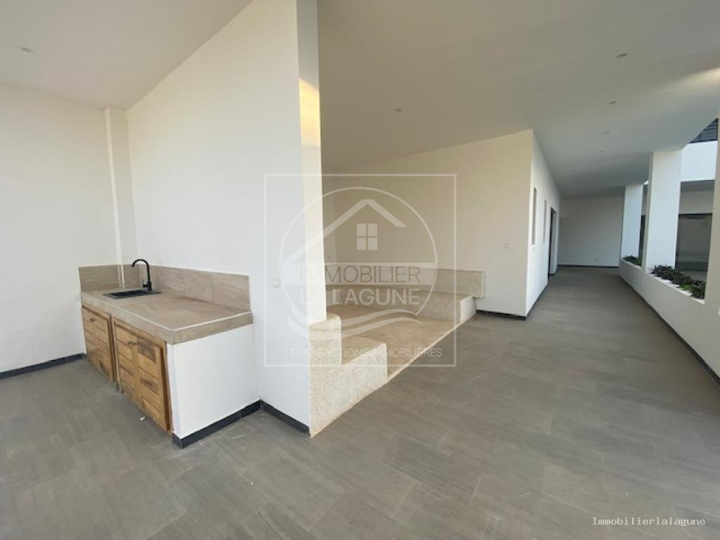Agence Immobilière Saly Sénégal - V3104 - Villa à NGAPAROU - V3104 villa neuve a vendre ngaparou senegal
