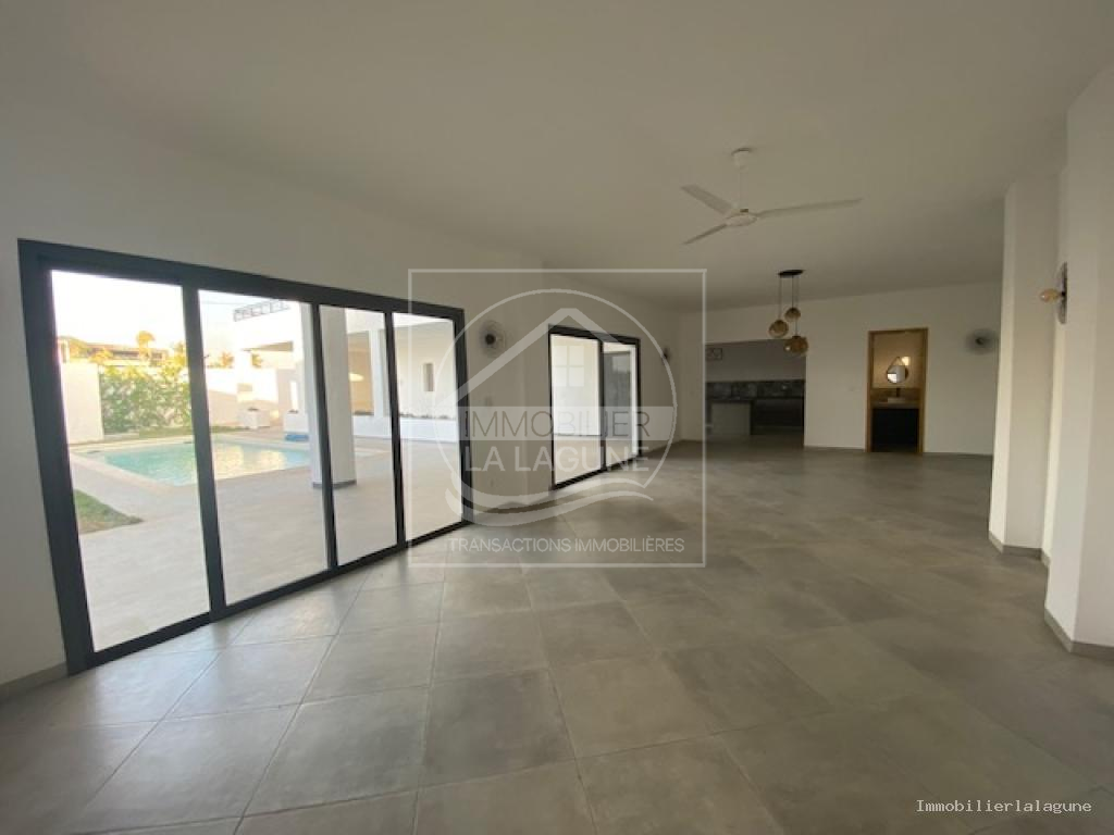 Agence Immobilière Saly Sénégal - V3104 - Villa à NGAPAROU - V3104 villa neuve a vendre ngaparou senegal