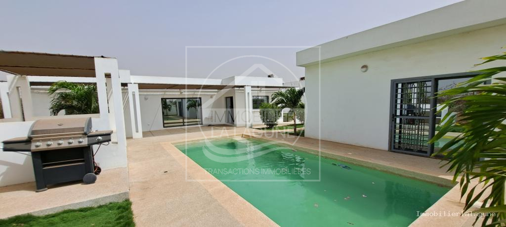 Agence Immobilière Saly Sénégal - V3138 - Villa à SINTHIANE - V3138-villa-a-vendre-a-sinthiane-senegal-avec-piscine