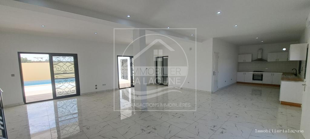 Agence Immobilière Saly Sénégal - V3166 - Villa à NGUERIGNE - V3166-villa-a-vendre-a-ngurigne-senegal-avec-piscine