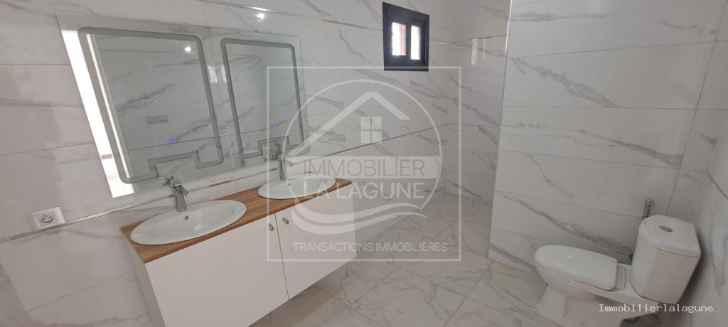 Agence Immobilière Saly Sénégal - V3166 - Villa à NGUERIGNE - V3166-villa-a-vendre-a-ngurigne-senegal-avec-piscine