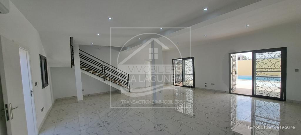 Agence Immobilière Saly Sénégal - V3166 - Villa à NGUERIGNE - V3166-villa-a-vendre-a-ngurigne-senegal-avec-piscine