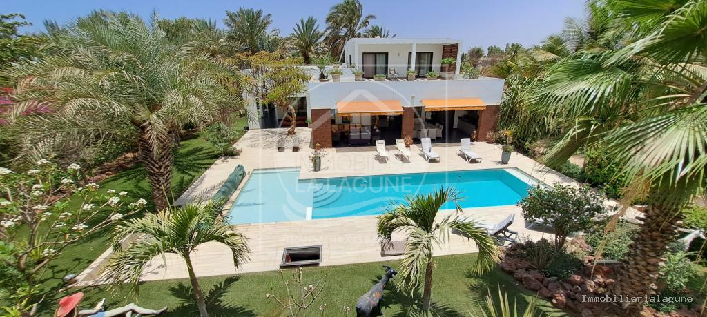 Agence Immobilière Saly Sénégal - V3167 - Villa à NIANING - V3167-villa-a-vendre-a-nianing-avec-pisicne-senegal
