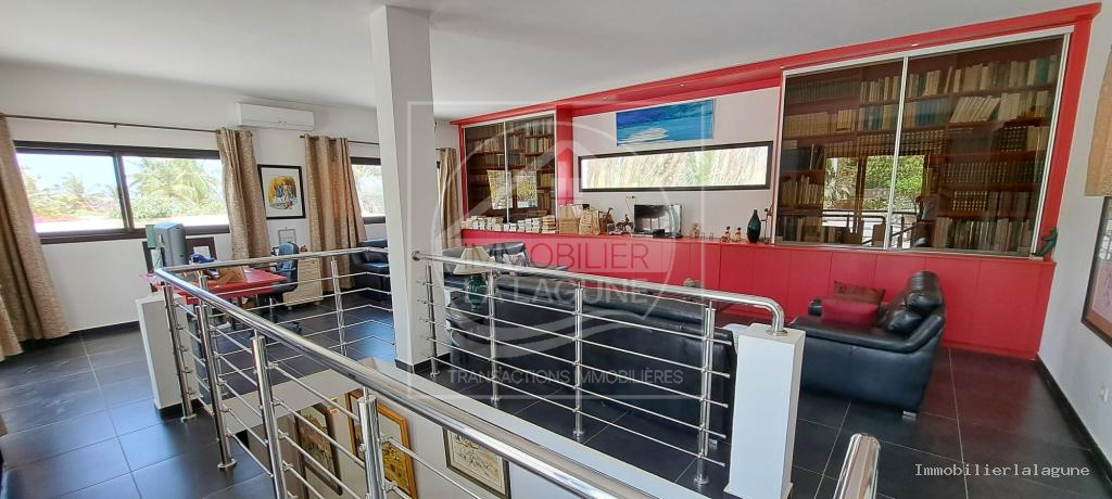 Agence Immobilière Saly Sénégal - V3167 - Villa à NIANING - V3167-villa-a-vendre-a-nianing-avec-pisicne-senegal