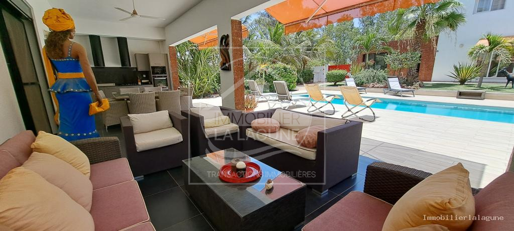 Agence Immobilière Saly Sénégal - V3167 - Villa à NIANING - V3167-villa-a-vendre-a-nianing-avec-pisicne-senegal