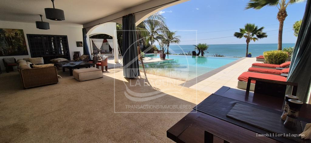 Agence Immobilière Saly Sénégal - V3243 - Villa à NGAPAROU - V3243-villa-bord-de-mer-a-ngaparou-avec-piscine-a-debordment-senegal