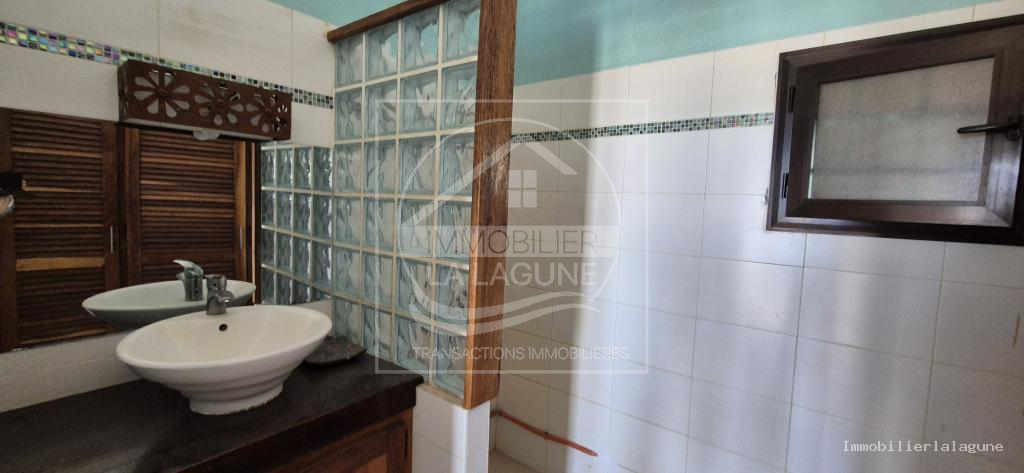 Agence Immobilière Saly Sénégal - V3243 - Villa à NGAPAROU - V3243-villa-bord-de-mer-a-ngaparou-avec-piscine-a-debordment-senegal