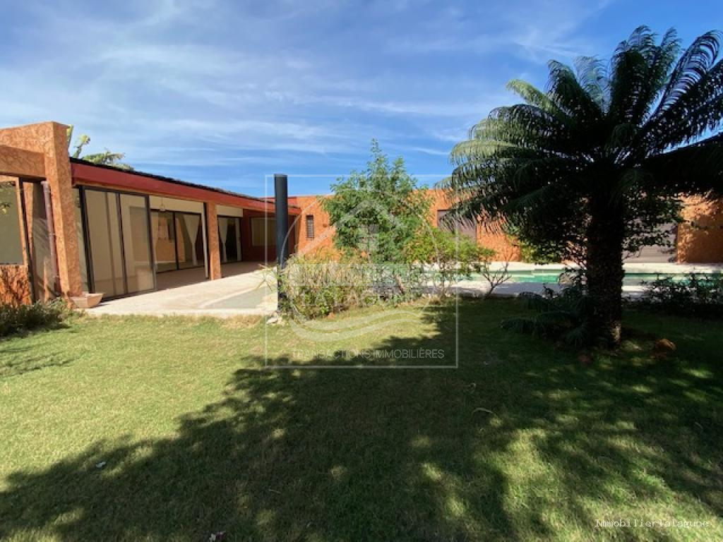 Agence Immobilière Saly Sénégal - V3162 - Villa à NGAPAROU - V3162 villa a vendre ngaparou senegal