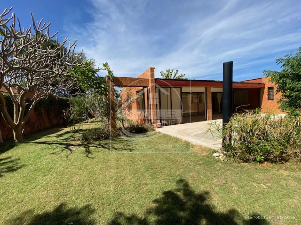Agence Immobilière Saly Sénégal - V3162 - Villa à NGAPAROU - V3162 villa a vendre ngaparou senegal