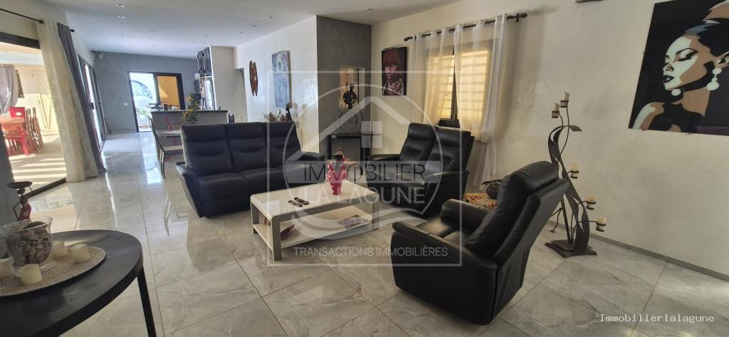 Agence Immobilière Saly Sénégal - V3259 - Villa à NGAPAROU - V3259-villa-a-vendre-a-ngaparou-senegal-avec-piscine