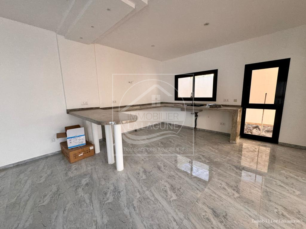 Agence Immobilière Saly Sénégal - V3129 - Villa à SOMONE - V3129 villa a vendre lagune somone senegal