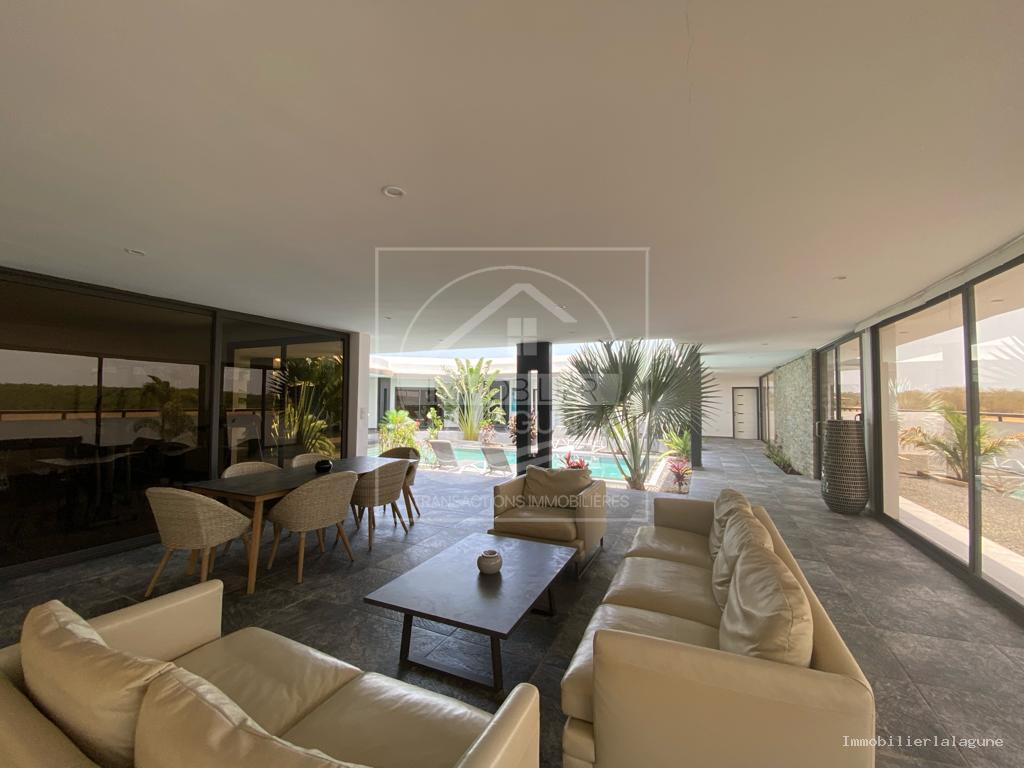 Agence Immobilière Saly Sénégal - V2389 - Villa à SOMONE - V2389 villa a vendre bord de lagune senegal