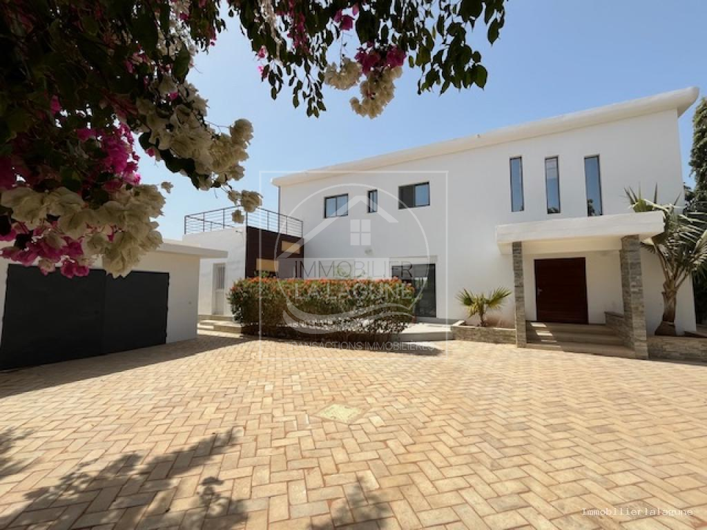 Agence Immobilière Saly Sénégal - V2706 - Villa à NGAPAROU - V2706 villa neuve à vendre ngaparou senegal