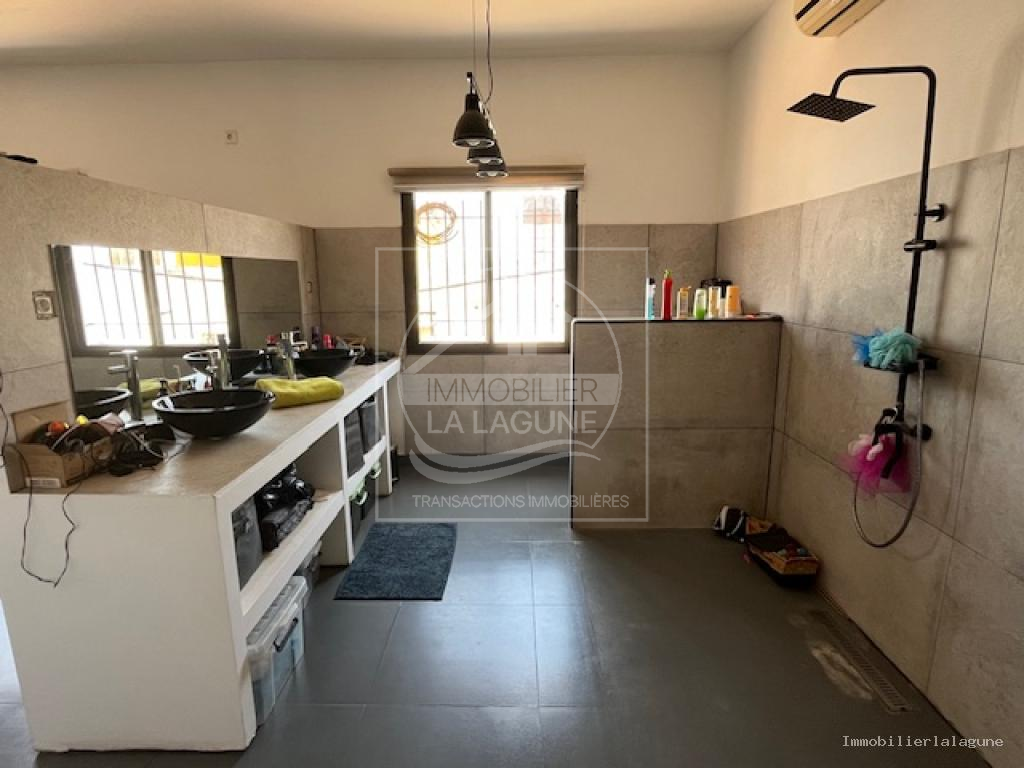Agence Immobilière Saly Sénégal - C3274 - Commerce à SALY - C3274 bâtiment a vendre a saly