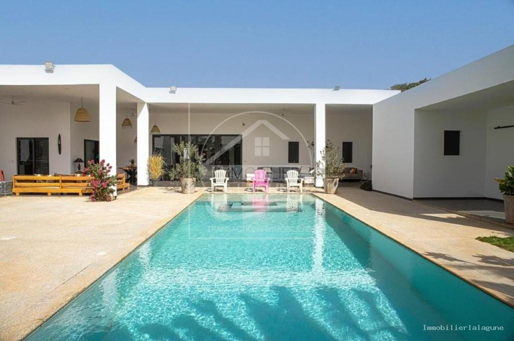 Agence Immobilière Saly Sénégal - V3277 - Villa à N'DIOROKH - V3277-villa-a-vendre-a-ndiorokh-senegal-avec-pisicne