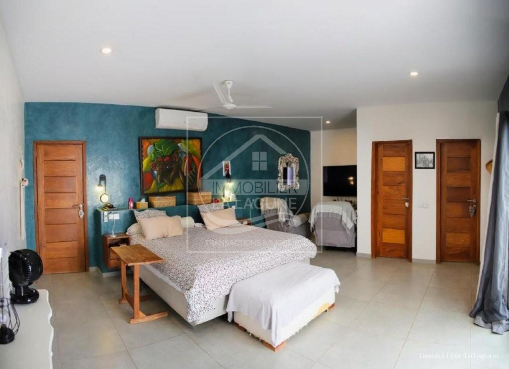 Agence Immobilière Saly Sénégal - V3277 - Villa à N'DIOROKH - V3277-villa-a-vendre-a-ndiorokh-senegal-avec-pisicne