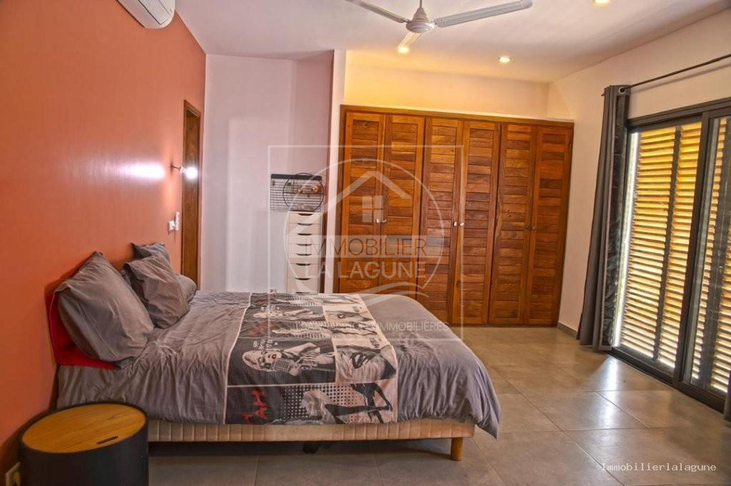 Agence Immobilière Saly Sénégal - V3277 - Villa à N'DIOROKH - V3277-villa-a-vendre-a-ndiorokh-senegal-avec-pisicne
