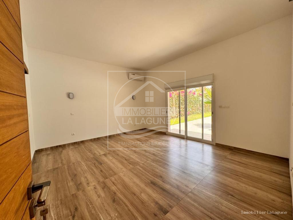 Agence Immobilière Saly Sénégal - V3278 - Villa à NGAPAROU - V3278 villa a vendre ngaparou senegal
